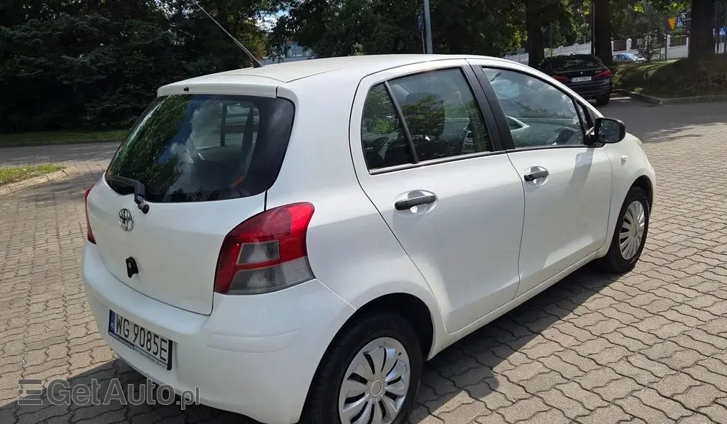 TOYOTA Yaris 