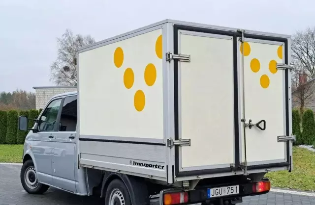 VOLKSWAGEN TRANSPORTER 