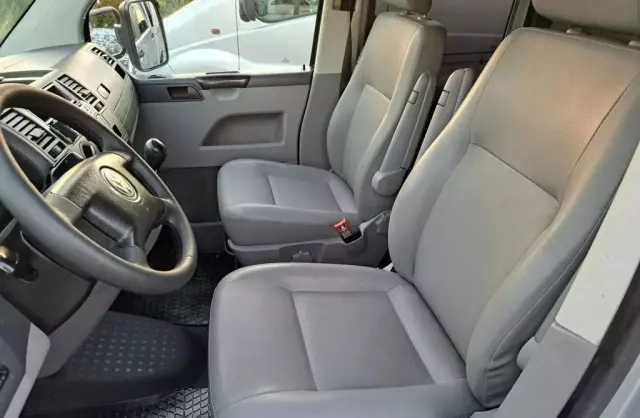 VOLKSWAGEN TRANSPORTER 