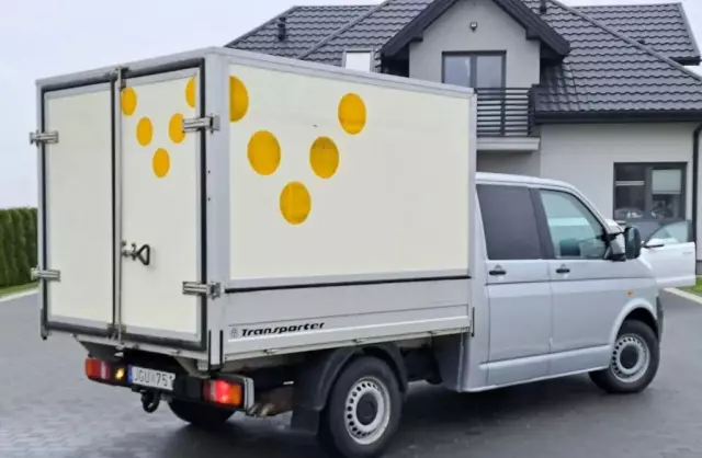 VOLKSWAGEN TRANSPORTER 