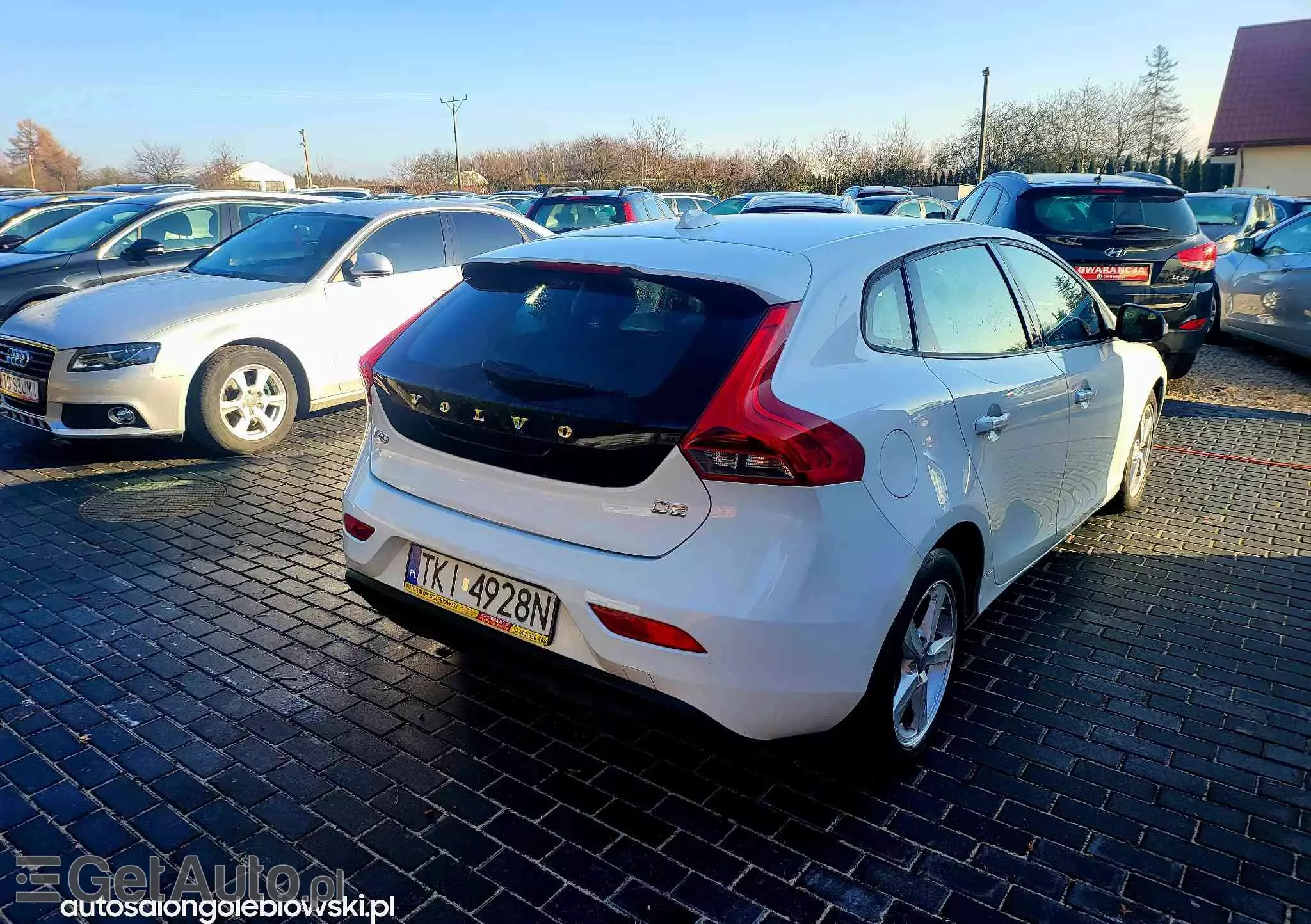 VOLVO V40 