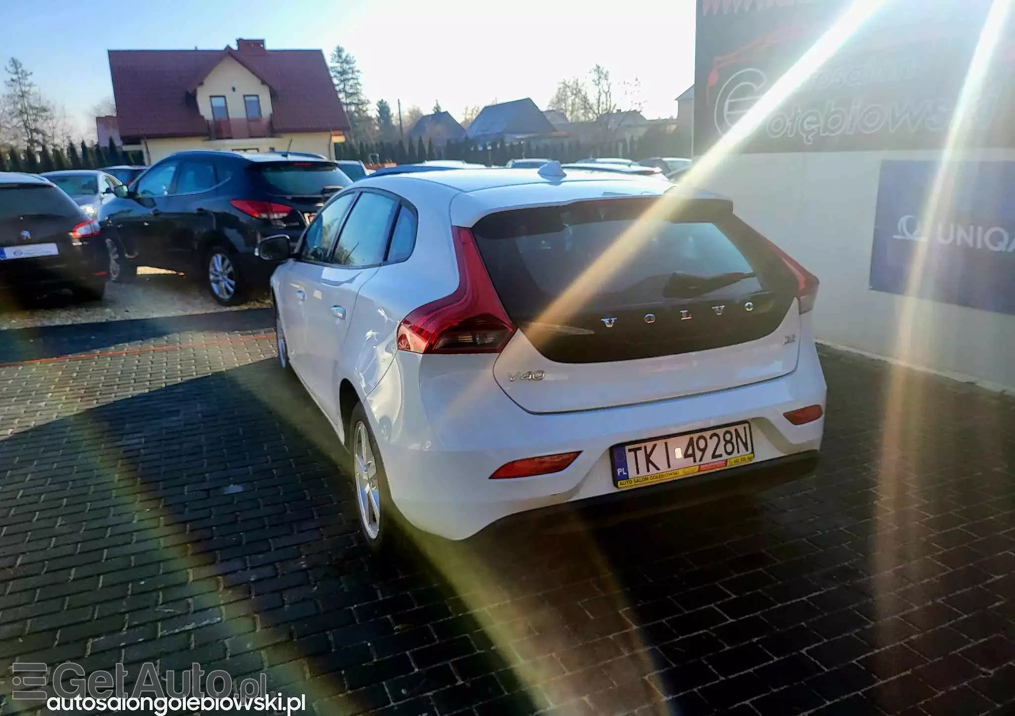 VOLVO V40 
