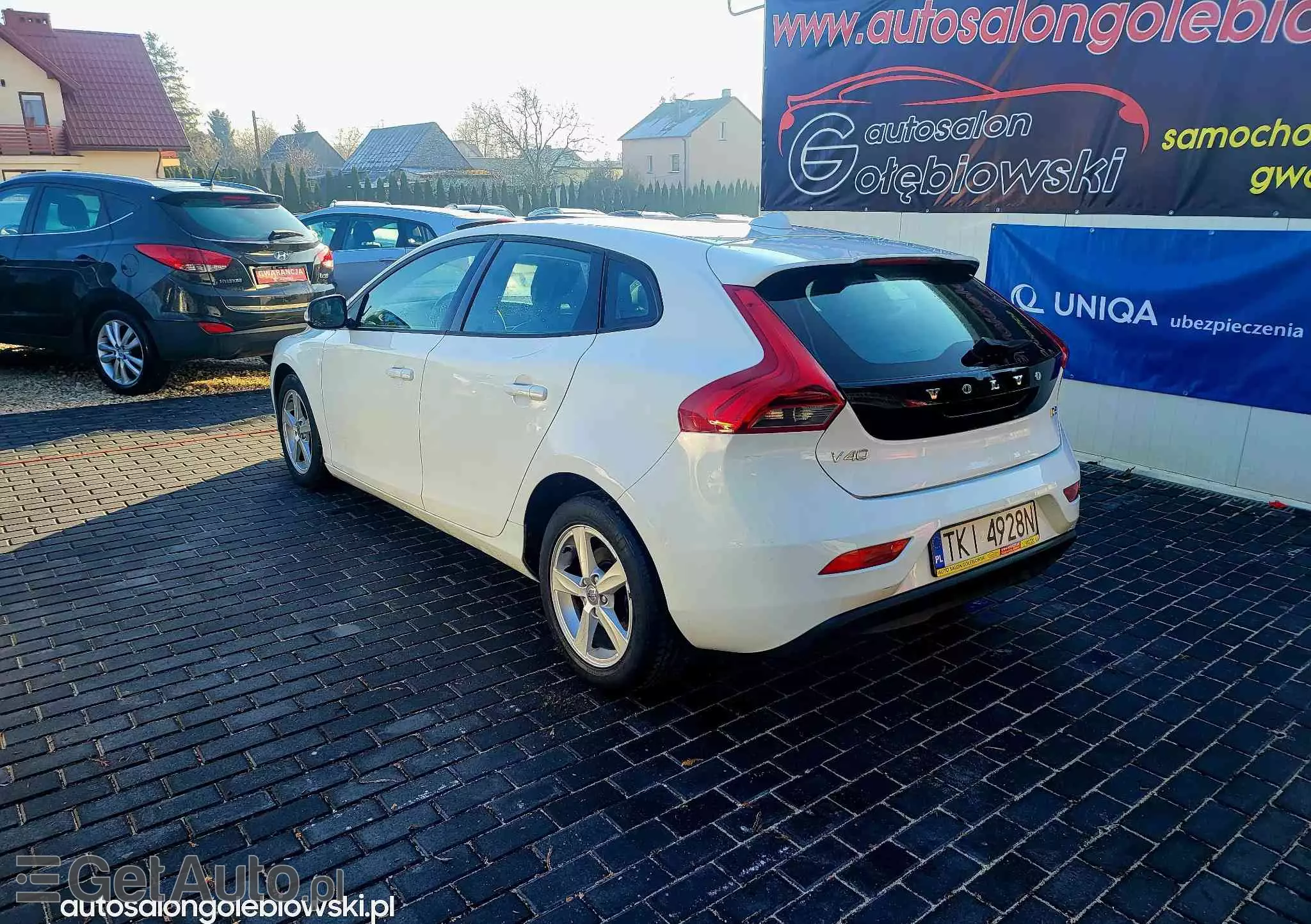 VOLVO V40 