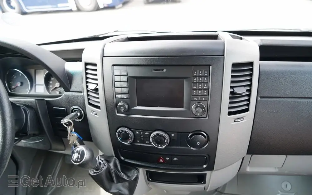 VOLKSWAGEN CRAFTER / KONTENER / 2017 ROK / BLIŹNIAK / 3 MIEJSCA / SPROWADZONY / PO KONTRAKCIE SERWISOWYM 