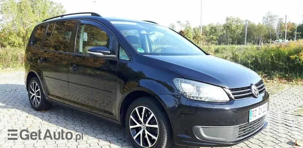 VOLKSWAGEN Touran 