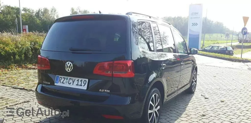 VOLKSWAGEN Touran 