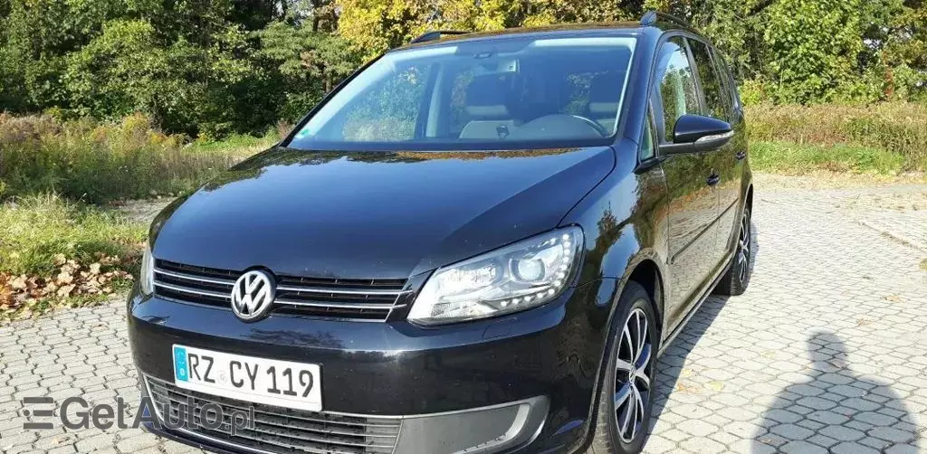 VOLKSWAGEN Touran 