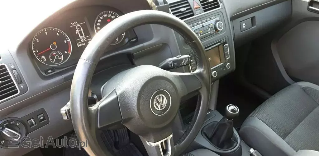 VOLKSWAGEN Touran 