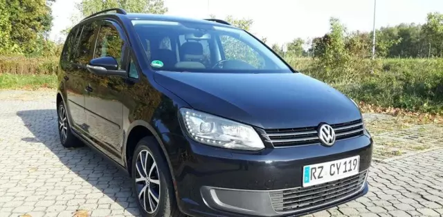 VOLKSWAGEN Touran 