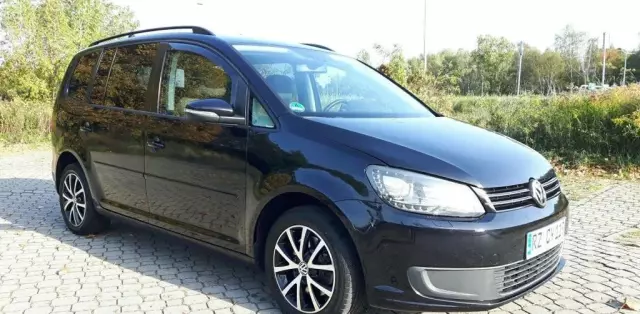VOLKSWAGEN Touran 