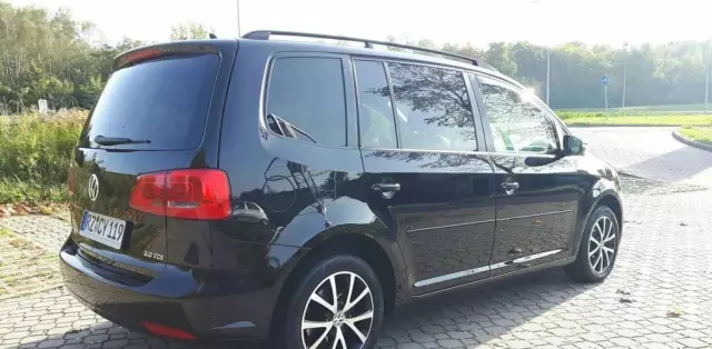 VOLKSWAGEN Touran 