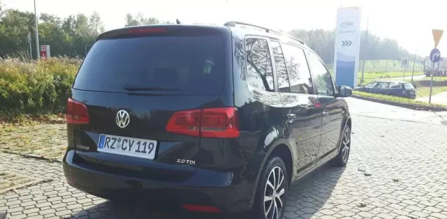 VOLKSWAGEN Touran 