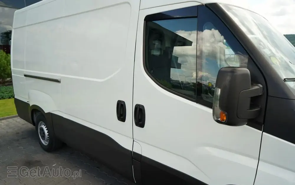IVECO DAILY 35-140 /  BLASZAK / MOBILNY WARSZTAT / PRZETWORNICA /  SPROWADZONY / PO KONTRAKCIE SERWISOWYM 