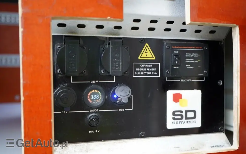 IVECO DAILY 35-140 /  BLASZAK / MOBILNY WARSZTAT / PRZETWORNICA /  SPROWADZONY / PO KONTRAKCIE SERWISOWYM 