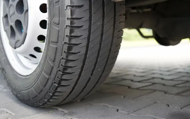 IVECO DAILY 35-140 /  BLASZAK / MOBILNY WARSZTAT / PRZETWORNICA /  SPROWADZONY / PO KONTRAKCIE SERWISOWYM 