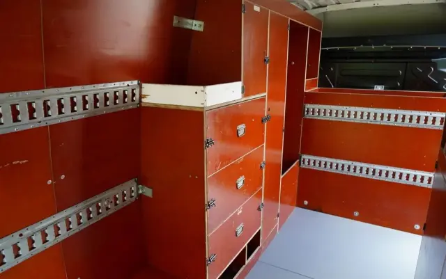 IVECO DAILY 35-140 /  BLASZAK / MOBILNY WARSZTAT / PRZETWORNICA /  SPROWADZONY / PO KONTRAKCIE SERWISOWYM 