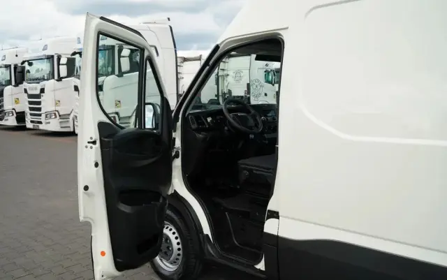 IVECO DAILY 35-140 /  BLASZAK / MOBILNY WARSZTAT / PRZETWORNICA /  SPROWADZONY / PO KONTRAKCIE SERWISOWYM 