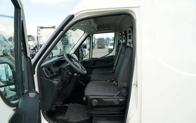 IVECO DAILY 35-140 /  BLASZAK / MOBILNY WARSZTAT / PRZETWORNICA /  SPROWADZONY / PO KONTRAKCIE SERWISOWYM 