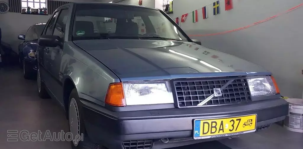 VOLVO 440 