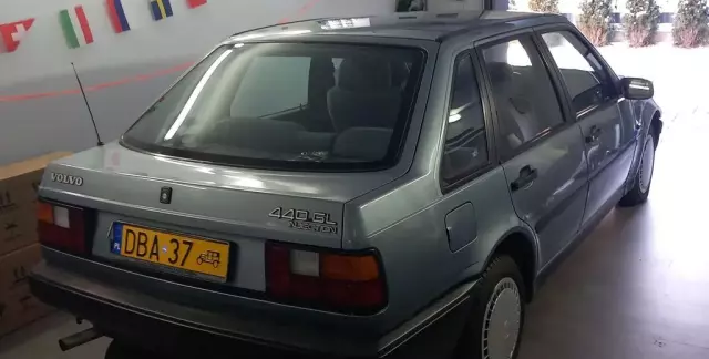VOLVO 440 