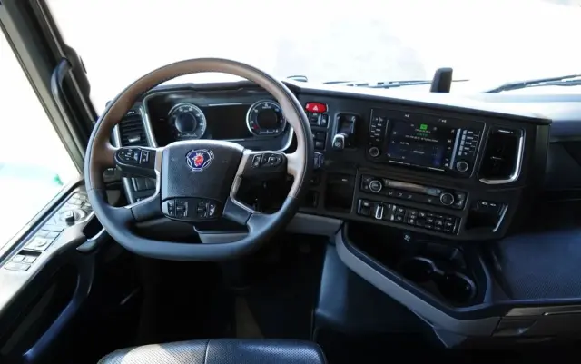 SCANIA S 500 / RETARDER / KLIMA POSTOJOWA / CAŁA NA PODUSZKACH /  ALUFELGI / SKÓRY / 