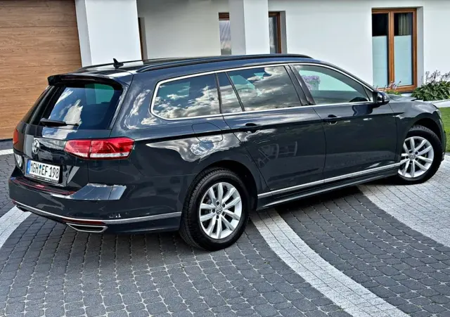 VOLKSWAGEN Passat Variant 1.6 TDI (BlueMotion Technology) Comfortline