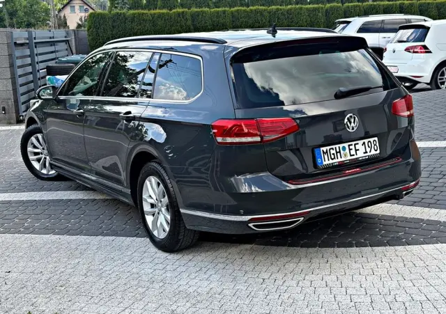 VOLKSWAGEN Passat Variant 1.6 TDI (BlueMotion Technology) Comfortline