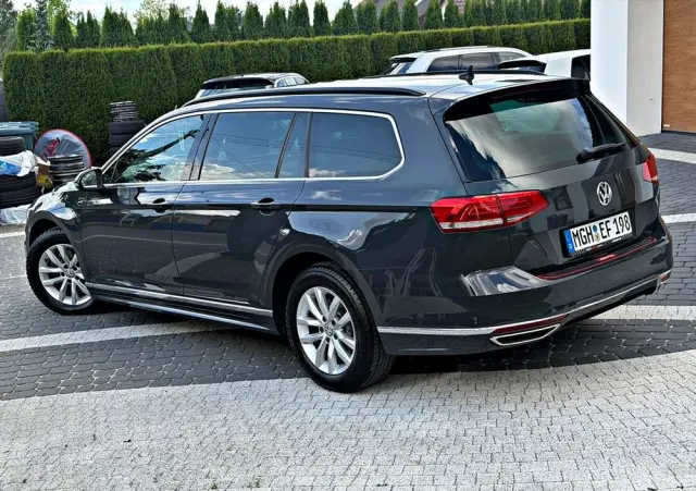 VOLKSWAGEN Passat Variant 1.6 TDI (BlueMotion Technology) Comfortline