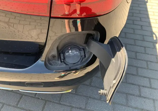 MERCEDES-BENZ Klasa C Ver-350-e-t-7g--tronic-avantgarde