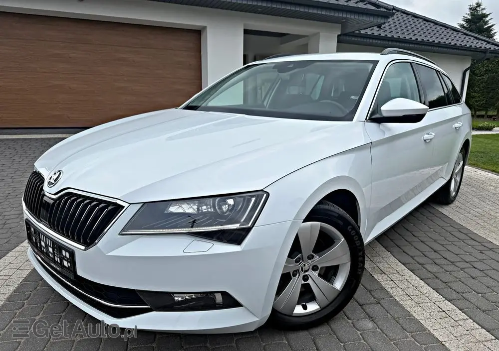 SKODA Superb 2.0 TDI DSG Style
