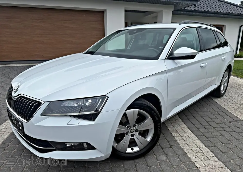 SKODA Superb 2.0 TDI DSG Style