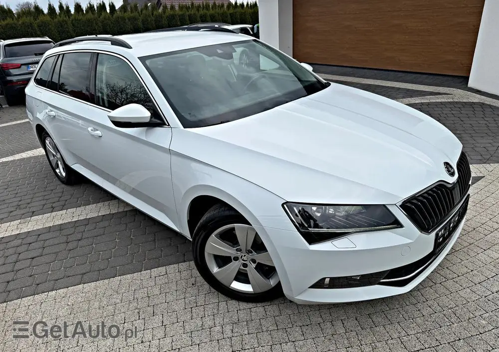 SKODA Superb 2.0 TDI DSG Style