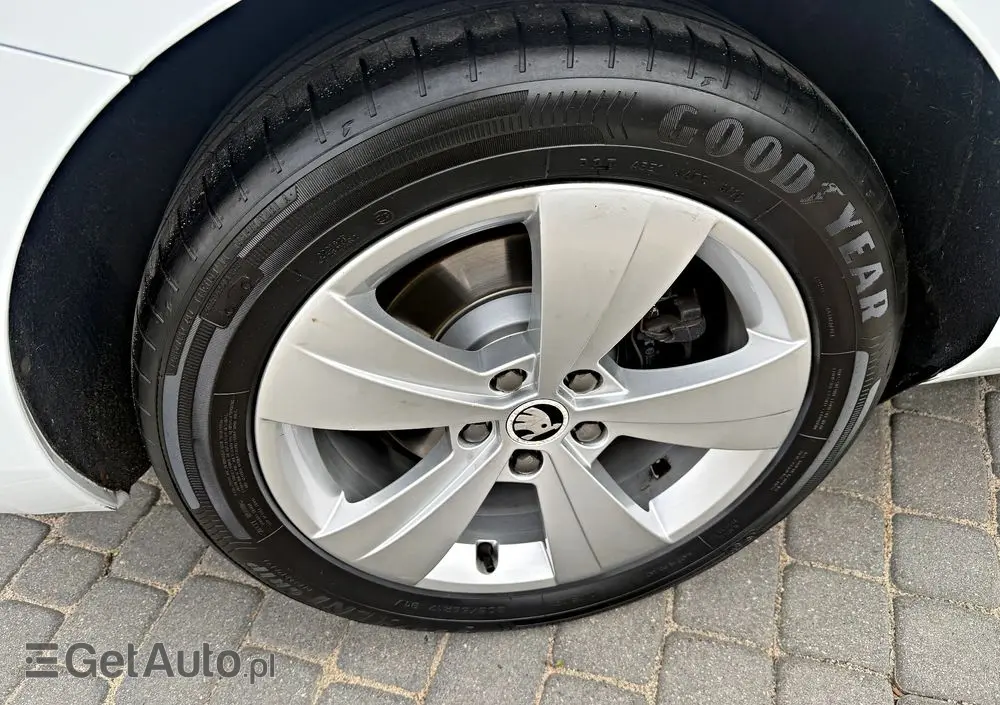 SKODA Superb 2.0 TDI DSG Style