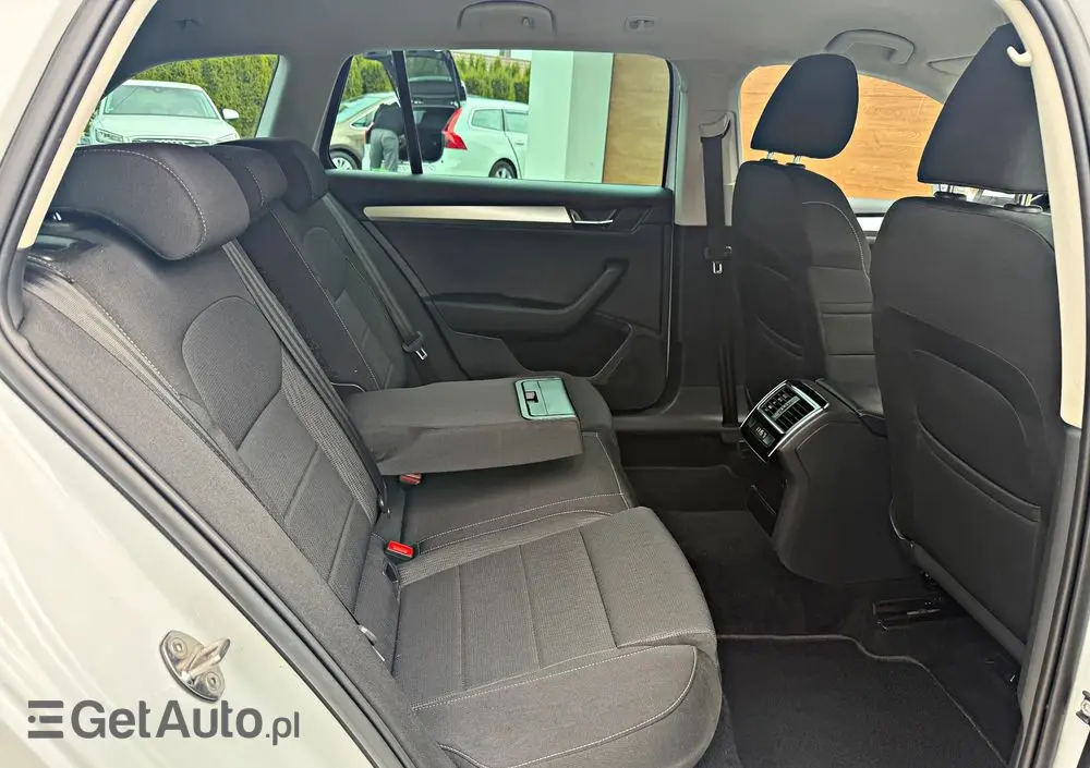 SKODA Superb 2.0 TDI DSG Style