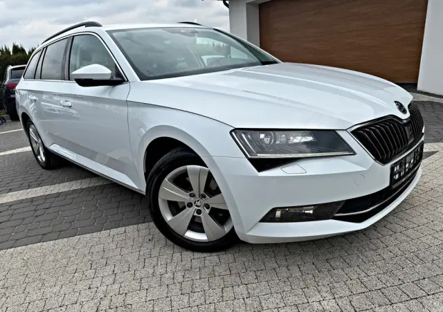 SKODA Superb 2.0 TDI DSG Style