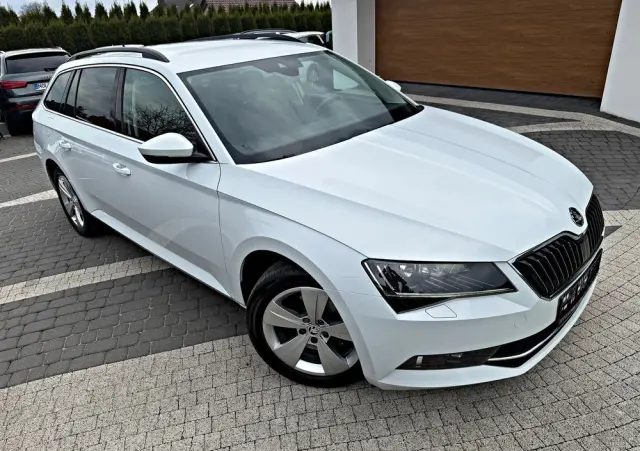 SKODA Superb 2.0 TDI DSG Style