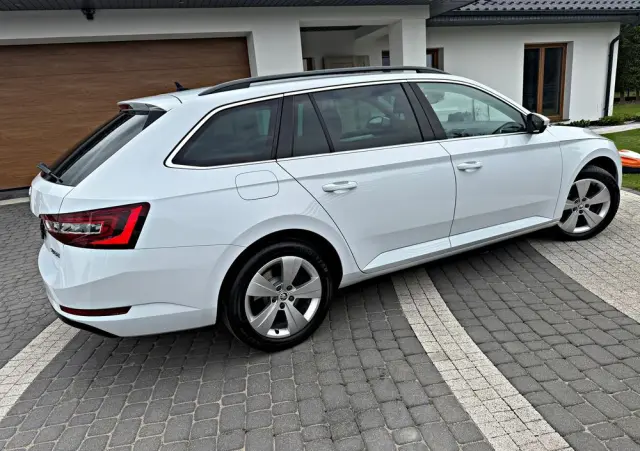 SKODA Superb 2.0 TDI DSG Style