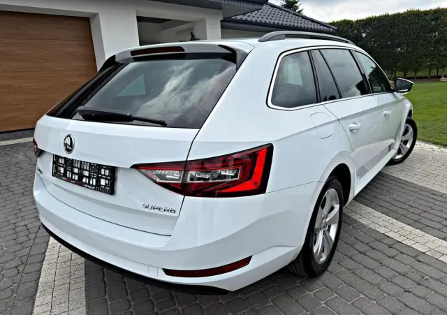 SKODA Superb 2.0 TDI DSG Style