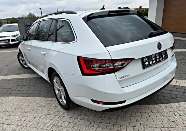 SKODA Superb 2.0 TDI DSG Style