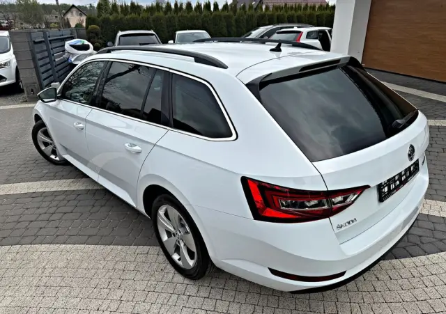 SKODA Superb 2.0 TDI DSG Style