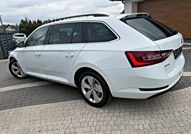 SKODA Superb 2.0 TDI DSG Style