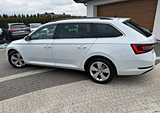 SKODA Superb 2.0 TDI DSG Style