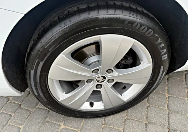 SKODA Superb 2.0 TDI DSG Style