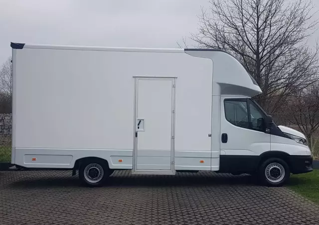 IVECO DAILY KONTENER NISKOPODŁOGOWY 4,43x2,23x2,42 SKLEP BAR FOODTRUCK KAMPER KLIMA 