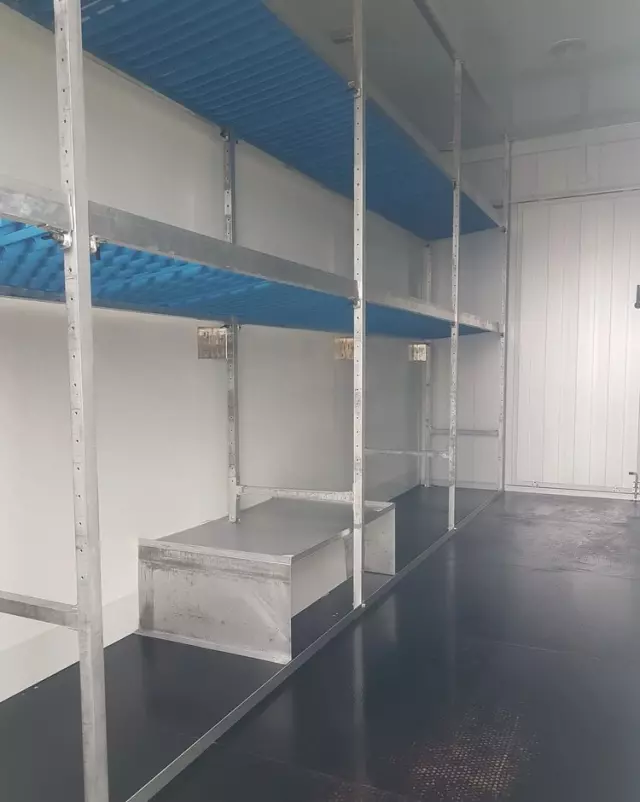 IVECO DAILY KONTENER NISKOPODŁOGOWY 4,43x2,23x2,42 SKLEP BAR FOODTRUCK KAMPER KLIMA 