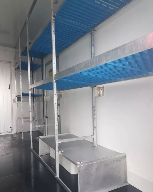 IVECO DAILY KONTENER NISKOPODŁOGOWY 4,43x2,23x2,42 SKLEP BAR FOODTRUCK KAMPER KLIMA 