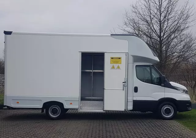 IVECO DAILY KONTENER NISKOPODŁOGOWY 4,43x2,23x2,42 SKLEP BAR FOODTRUCK KAMPER KLIMA 