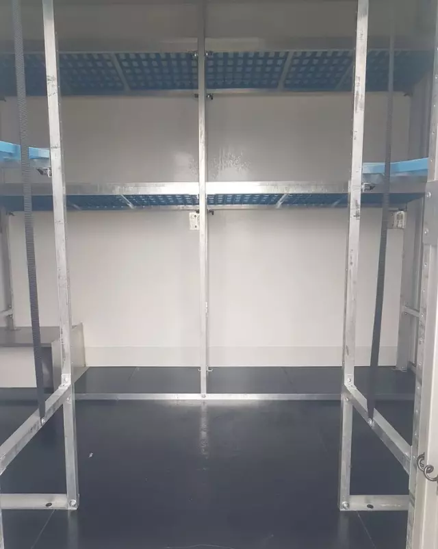 IVECO DAILY KONTENER NISKOPODŁOGOWY 4,43x2,23x2,42 SKLEP BAR FOODTRUCK KAMPER KLIMA 