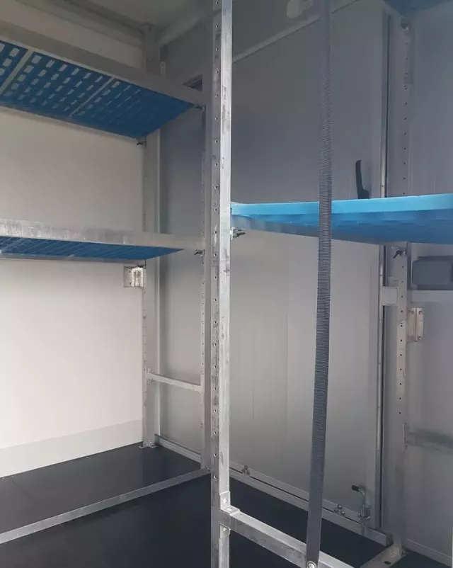 IVECO DAILY KONTENER NISKOPODŁOGOWY 4,43x2,23x2,42 SKLEP BAR FOODTRUCK KAMPER KLIMA 