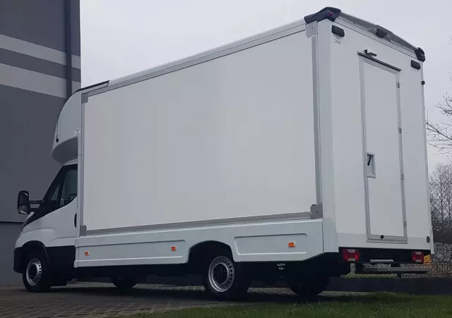 IVECO DAILY KONTENER NISKOPODŁOGOWY 4,43x2,23x2,42 SKLEP BAR FOODTRUCK KAMPER KLIMA 